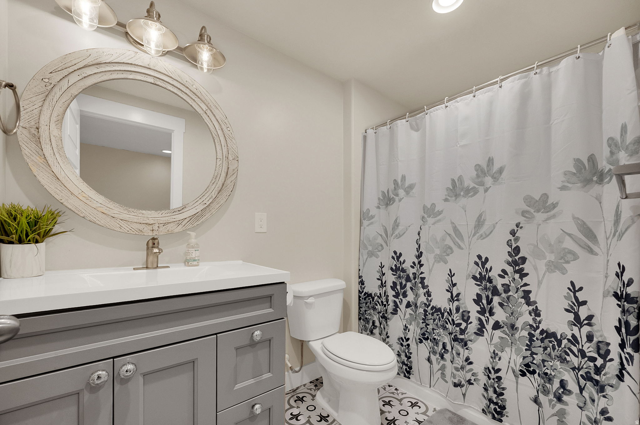 SILVER LAKE - Residential