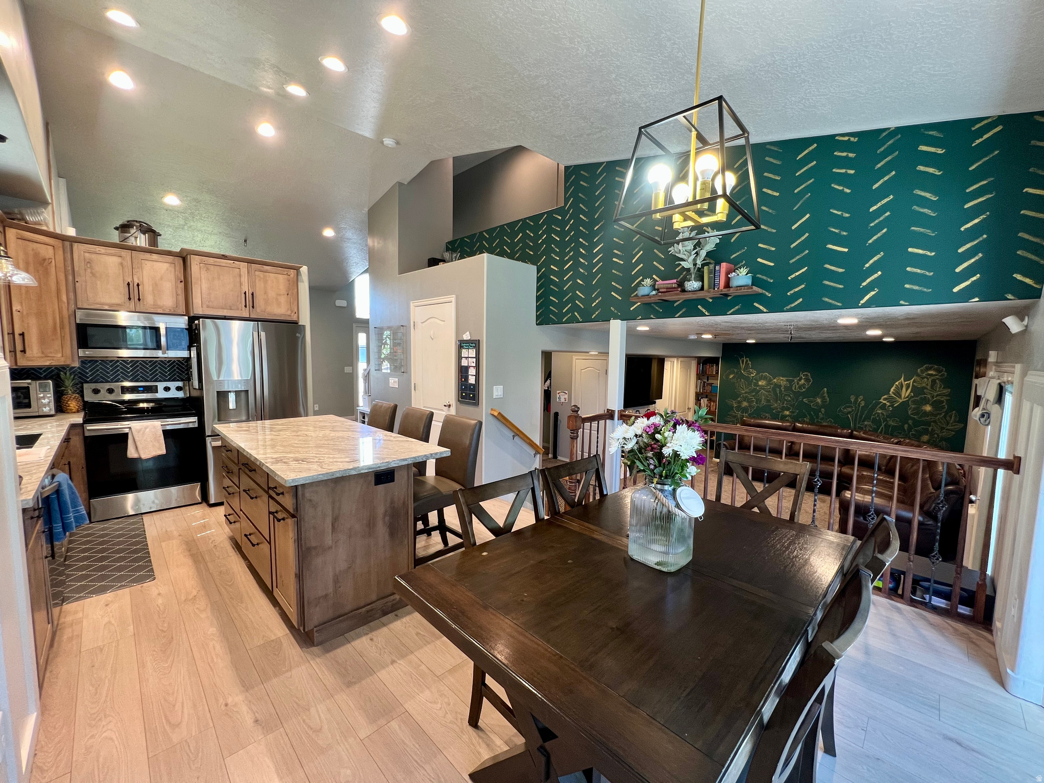 SUNCREST RIDGE - Residential