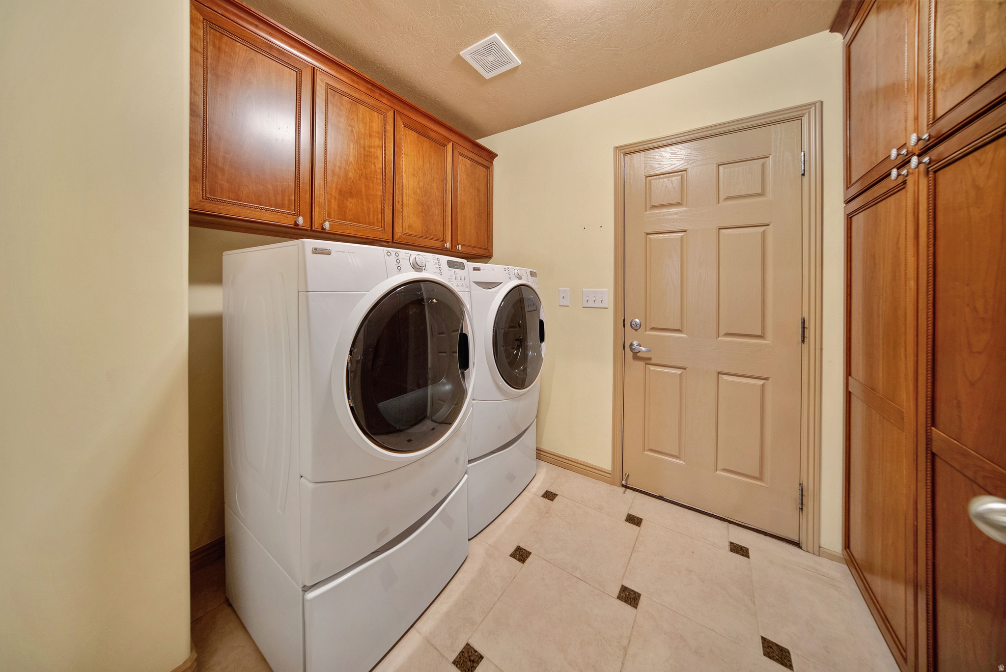 HIGHLAND HILLS - Residential