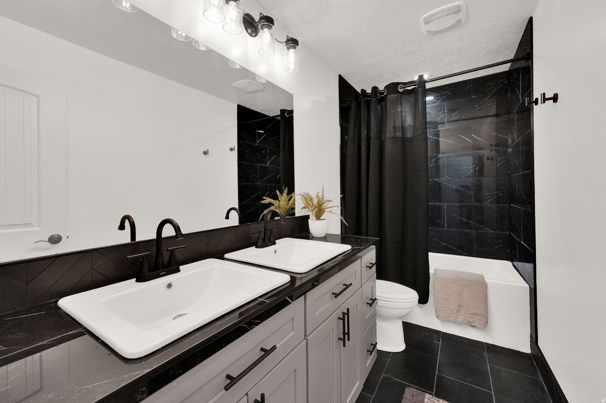 ROSE MOUNTAIN ESTATE - Residential