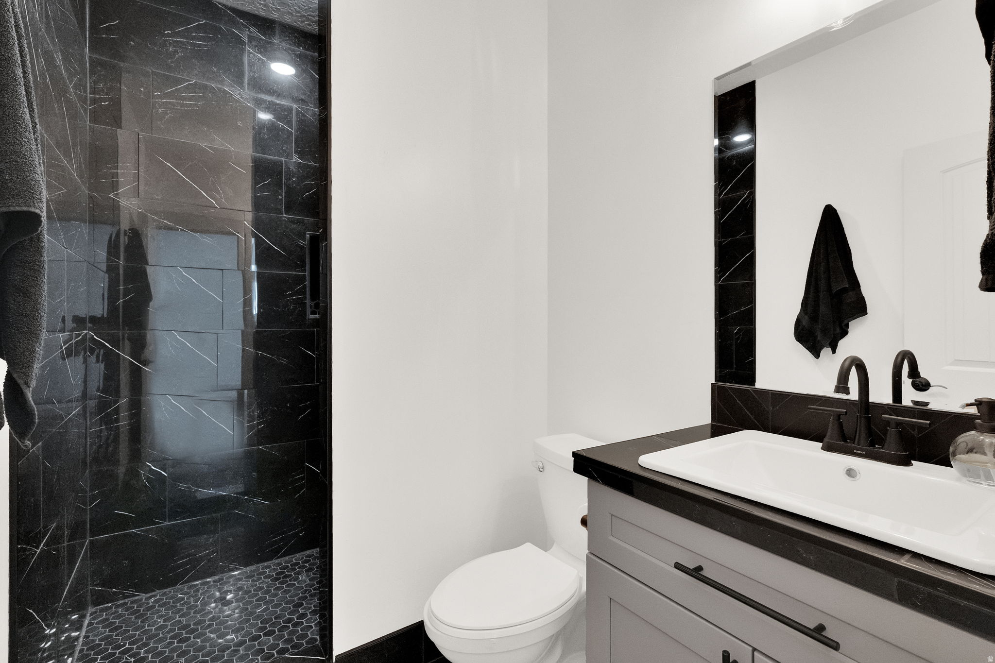 ROSE MOUNTAIN ESTATE - Residential