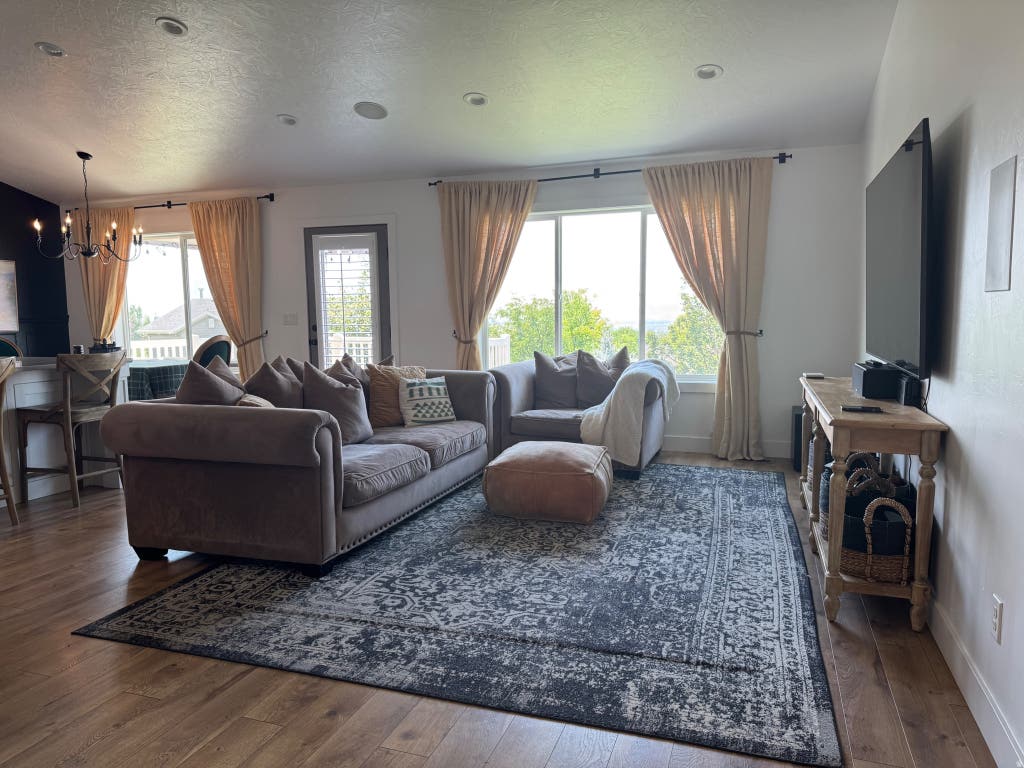 Photo of 101 S 1200 E, Smithfield, UT 84335 (MLS # 2174837)