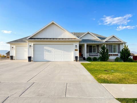 Photo of 101 S 1200 E, Smithfield, UT 84335 (MLS # 2174837)