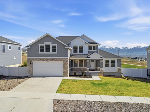 Photo of 1318 W WASATCH DR S, Saratoga Springs, UT 84045 (MLS # 2149253)