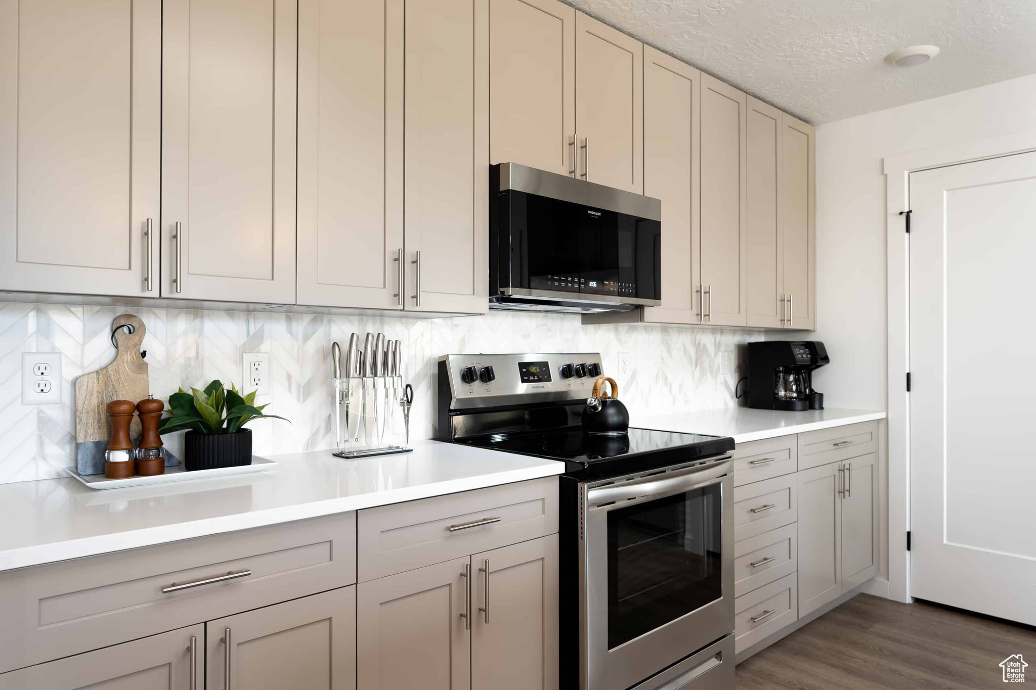 COVE CONDOMINIUMS B - Residential