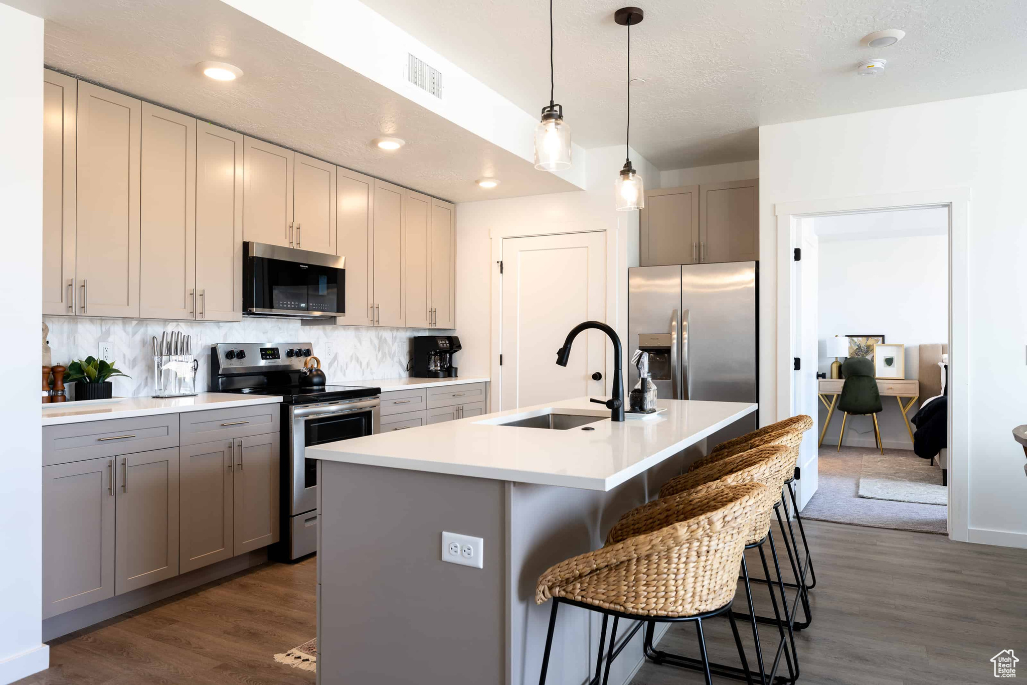 COVE CONDOMINIUMS B - Residential