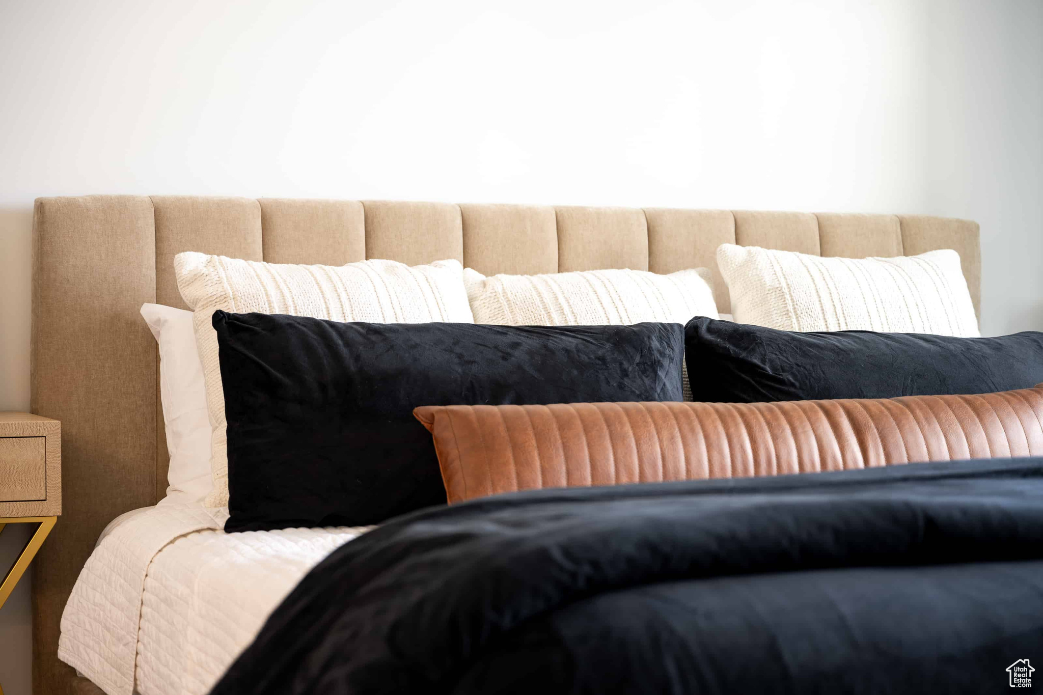 COVE CONDOMINIUMS B - Residential