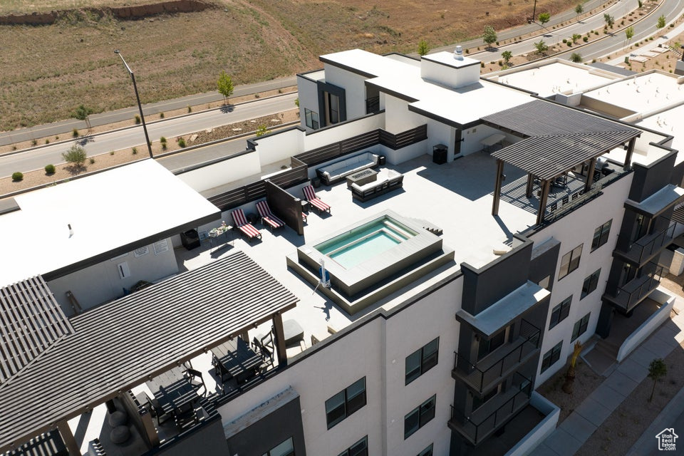 COVE CONDOMINIUMS B - Residential