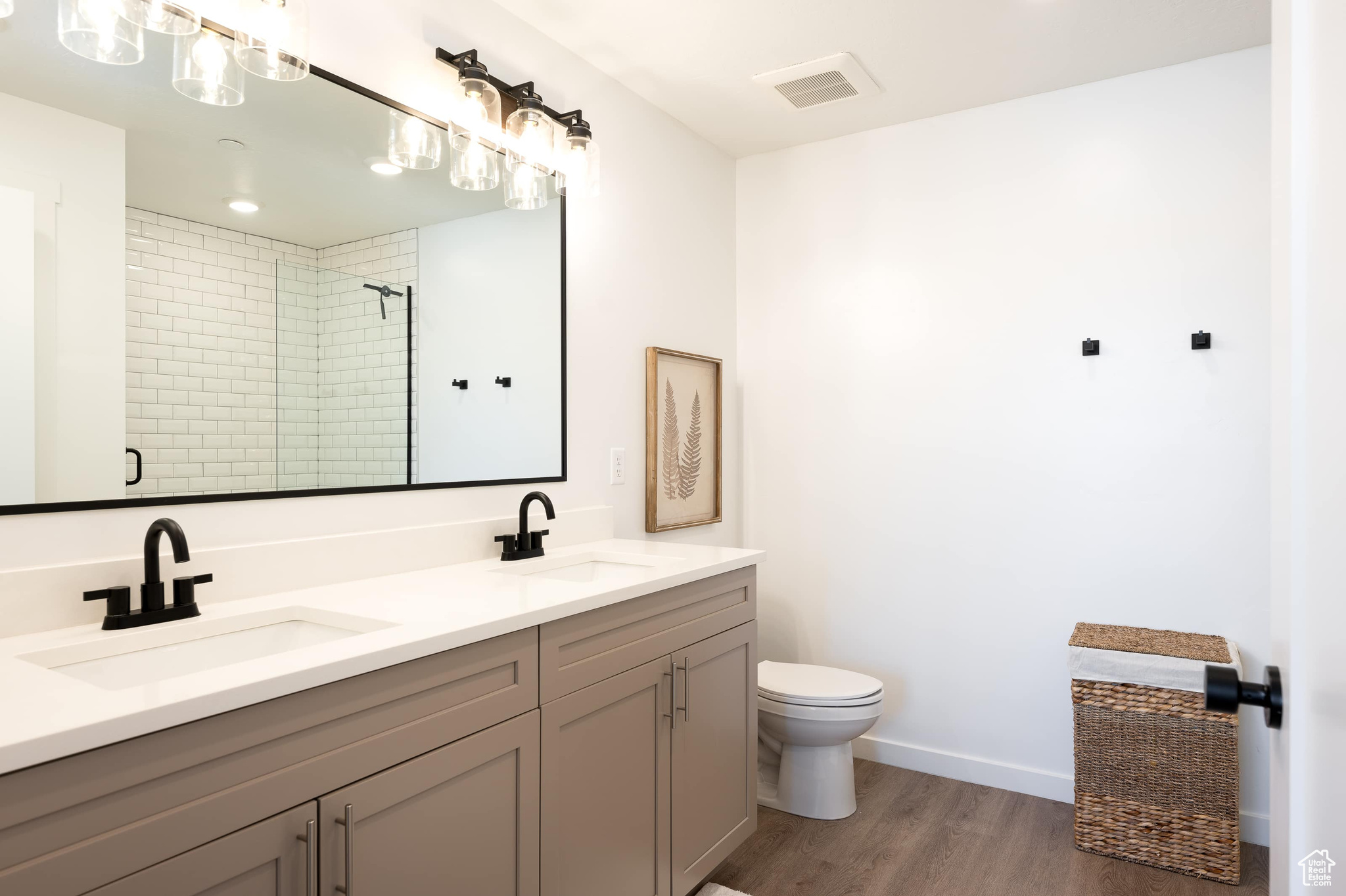 COVE CONDOMINIUMS B - Residential