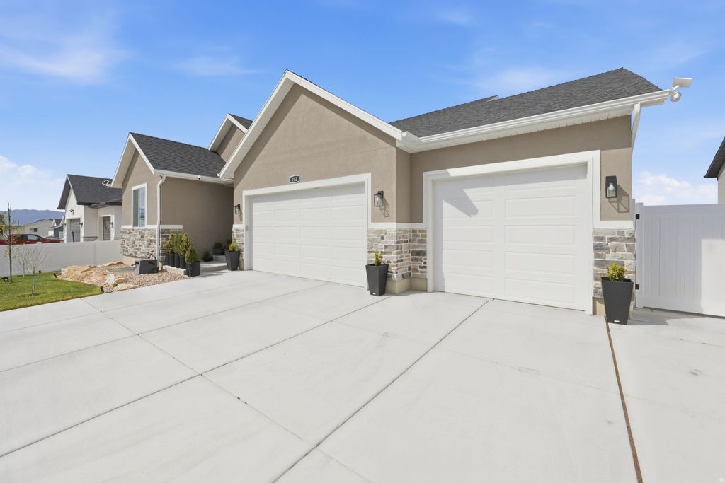 Photo of 712 W 660 S, Tooele, UT 84074 (MLS # 2147201)