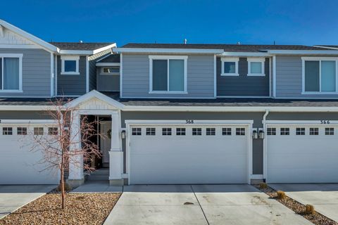 Photo of 368 N MASTHEAD CT E, Saratoga Springs, UT 84045 (MLS # 2132253)