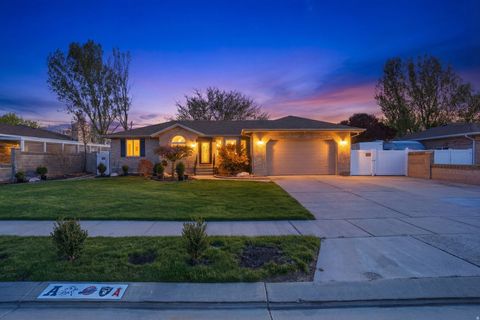 Tiny photo for 9489 S KIRKSIDE DR, South Jordan, UT 84009 (MLS # 2149999)