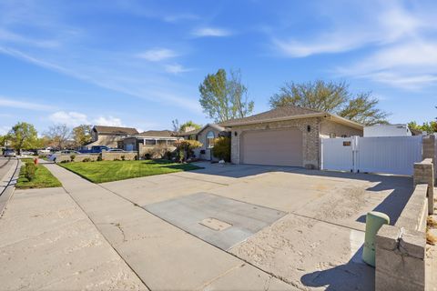 Tiny photo for 9489 S KIRKSIDE DR, South Jordan, UT 84009 (MLS # 2149999)