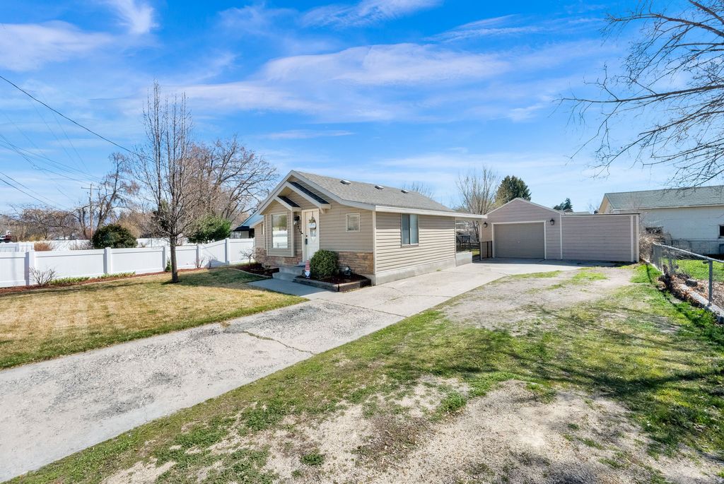 Photo of 279 W PACIFIC DR, American Fork, UT 84003 (MLS # 2144285)