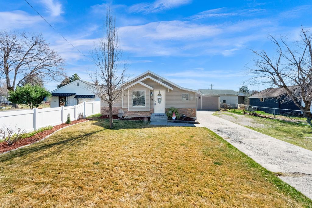 Photo of 279 W PACIFIC DR, American Fork, UT 84003 (MLS # 2144285)
