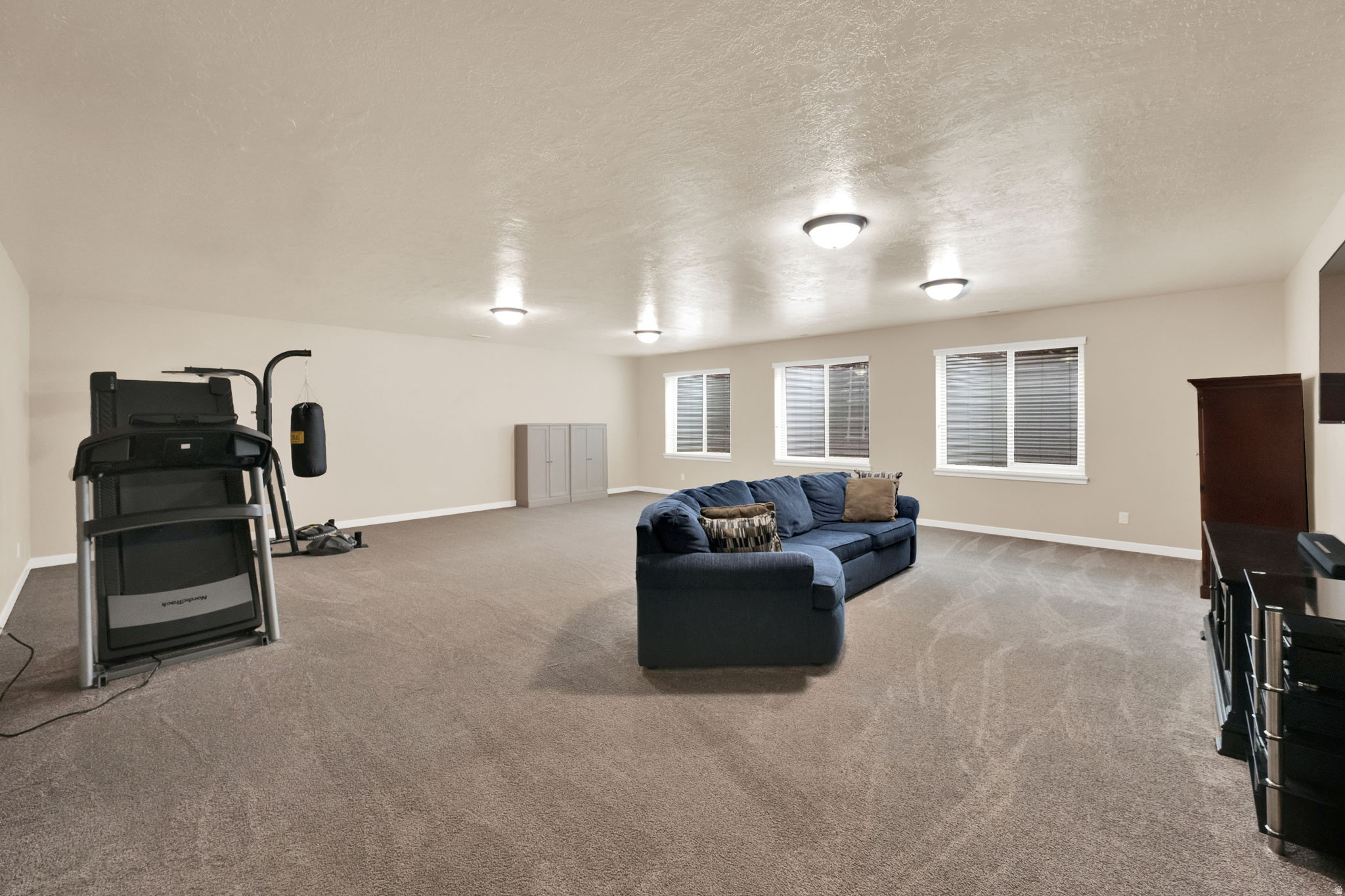 MOUNTAIN SHADOW - Residential