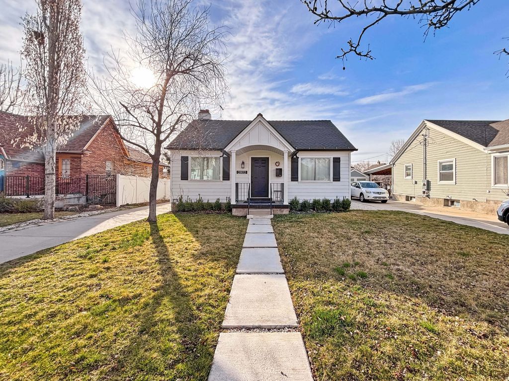Photo of 2802 ALDEN ST, Salt Lake City, UT 84106 (MLS # 2144969)