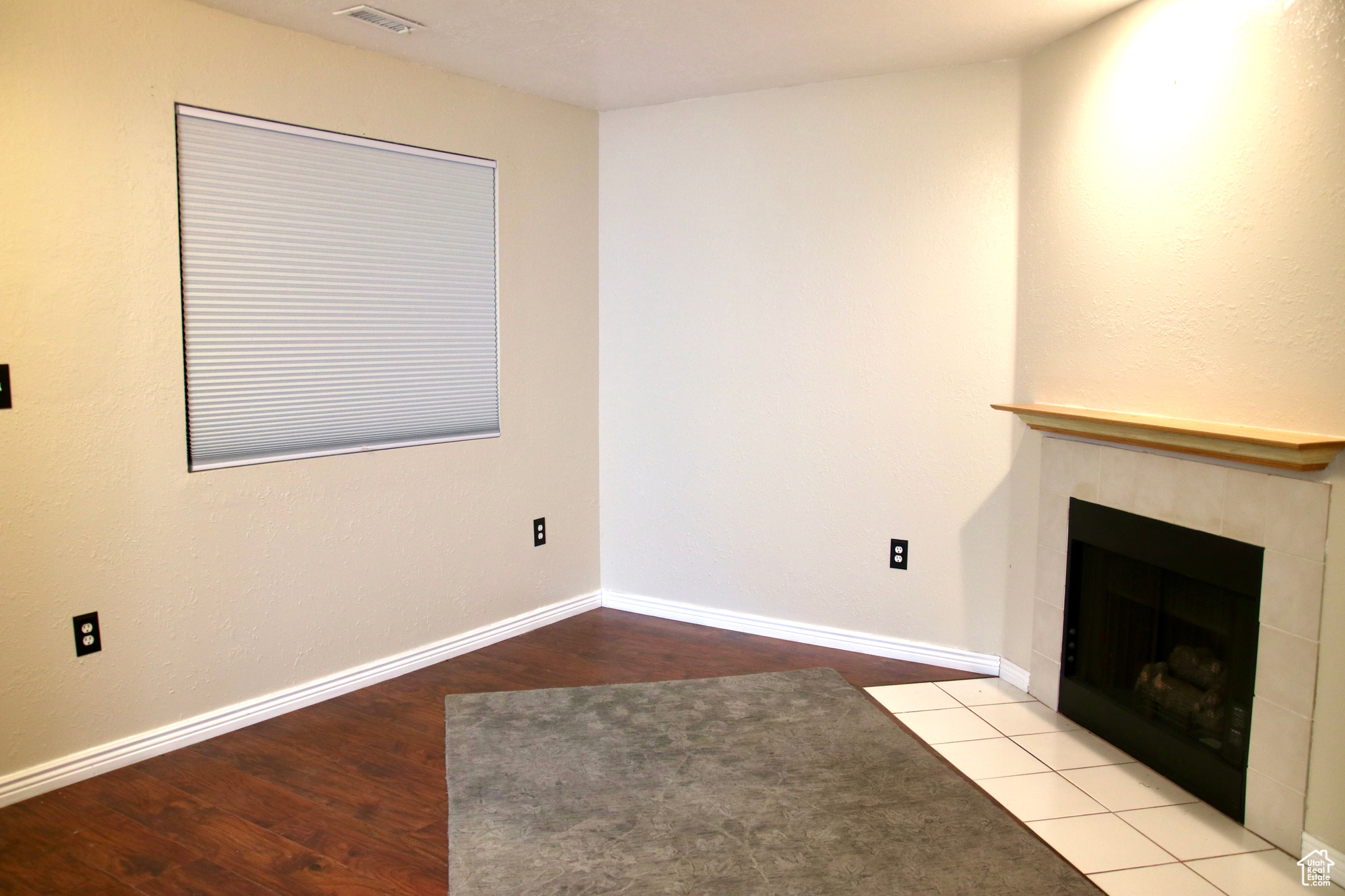 COUNTRY COVE CONDOMINIUMS - Residential