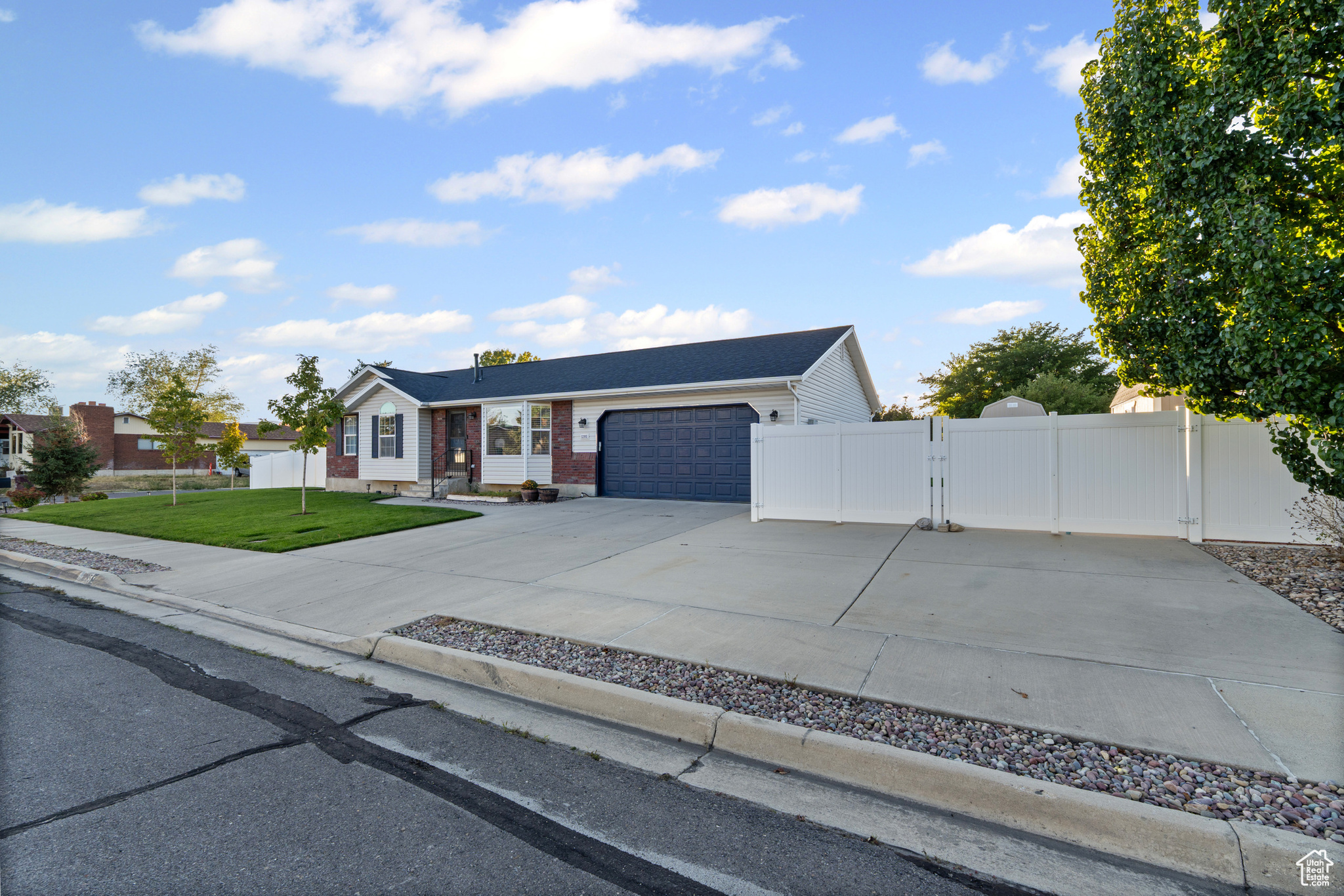 SHELTON ESTATES - Residential
