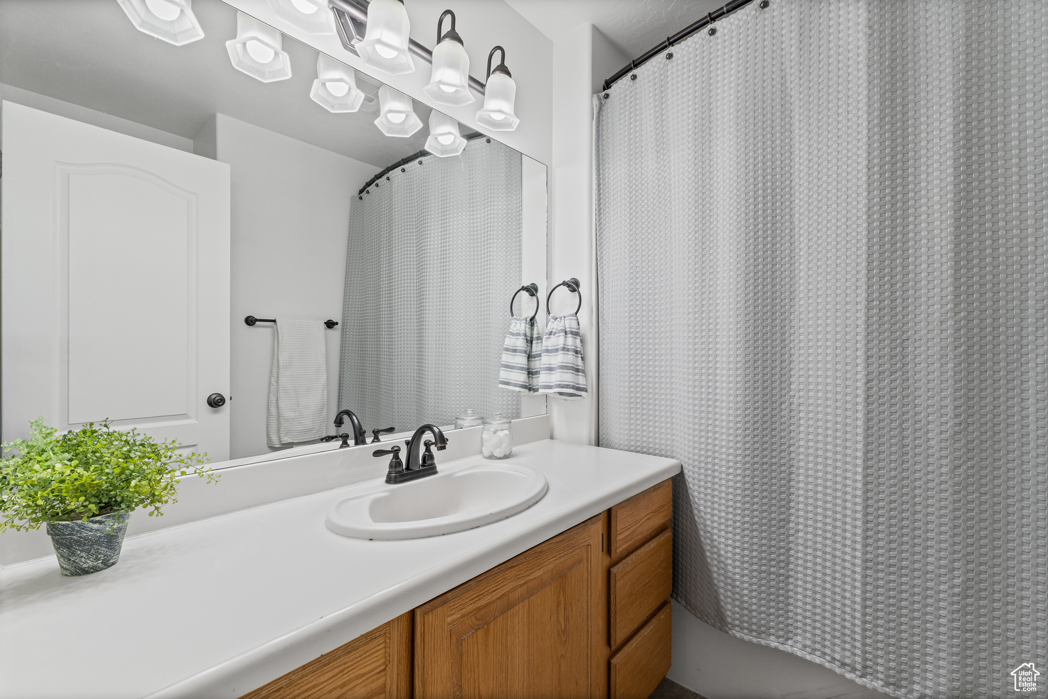 SHELTON ESTATES - Residential