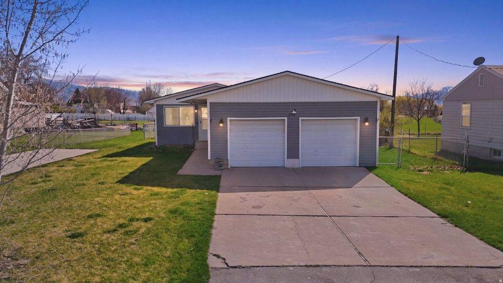 Photo of 240 W 300 S, Smithfield, UT 84335 (MLS # 2146143)