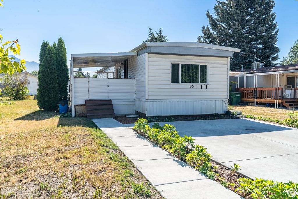 Photo of 190 KINGS CT, Logan, UT 84321 (MLS # 2097675)