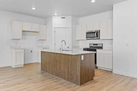 Tiny photo for 300 E LEVENGROVE DR N #232, Lehi, UT 84048 (MLS # 2143875)