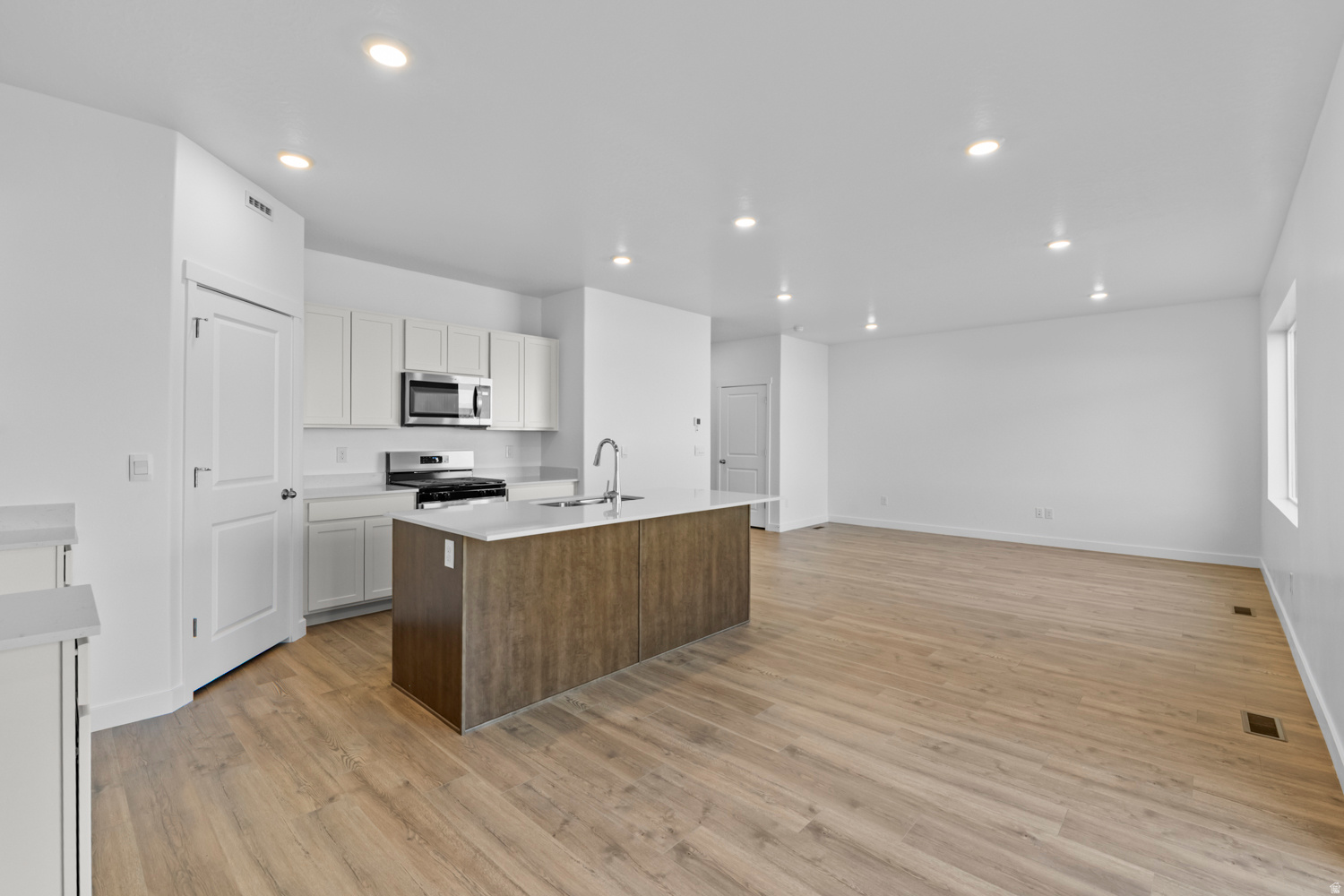 INVERNESS BY D.R. HORTON - Residential