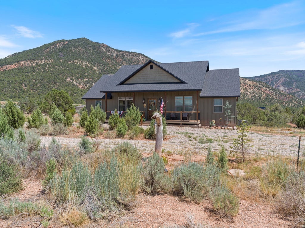 Photo of 3014 E BADGER WAY, New Harmony, UT 84757 (MLS # 2172564)