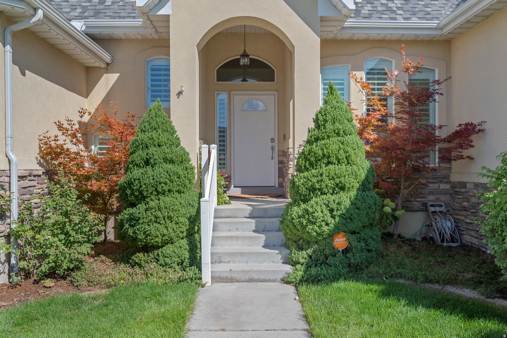 Photo of 1207 S 2035 W, Lehi, UT 84043 (MLS # 2162074)