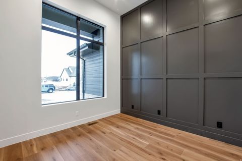 Tiny photo for 298 N AMBER LN W, Layton, UT 84041 (MLS # 2127459)