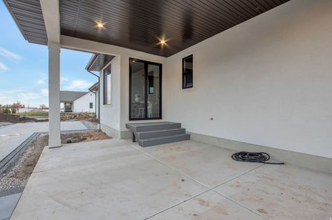 Tiny photo for 298 N AMBER LN W, Layton, UT 84041 (MLS # 2127459)