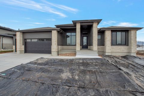 Photo of 298 N AMBER LN W, Layton, UT 84041 (MLS # 2127459)