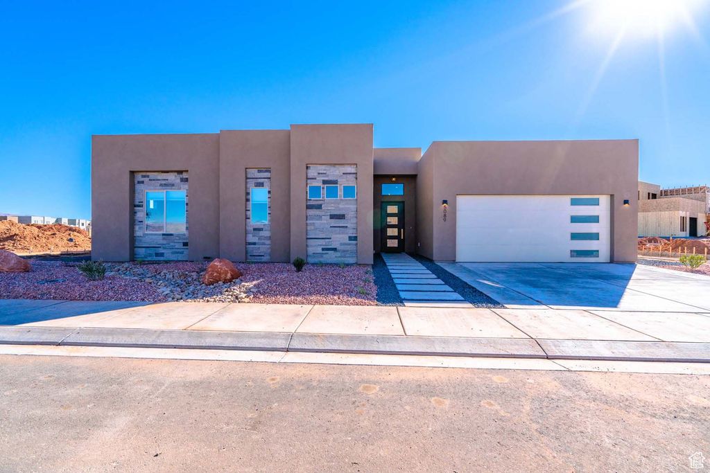 Photo of 5089 W 3175 S, Hurricane, UT 84737 (MLS # 2118846)