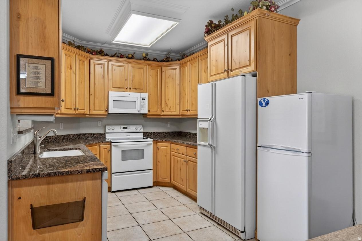 TOWN CENTER CONDO - Residential