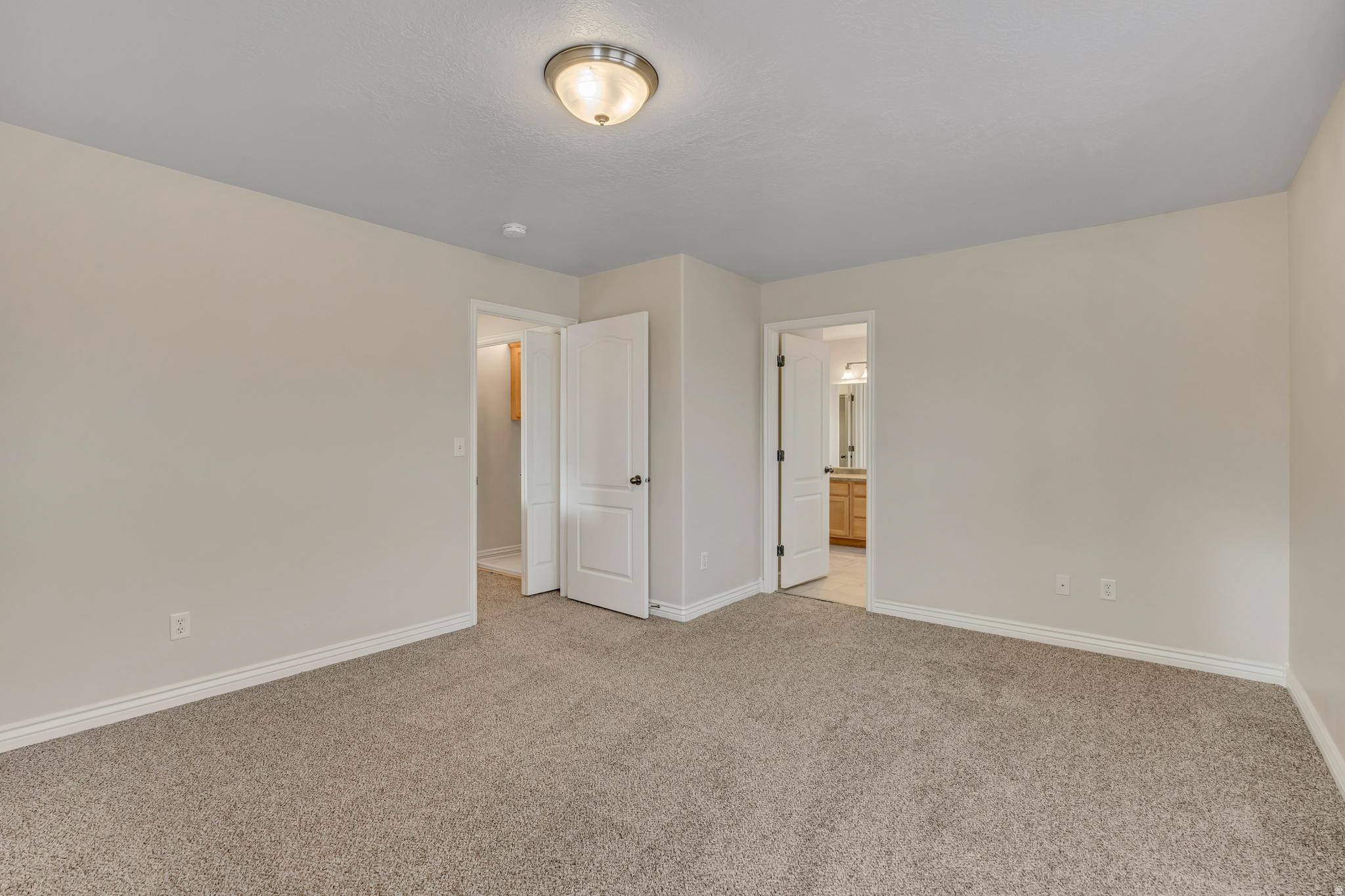 VINTAGE ON THE BLUFFS - Residential