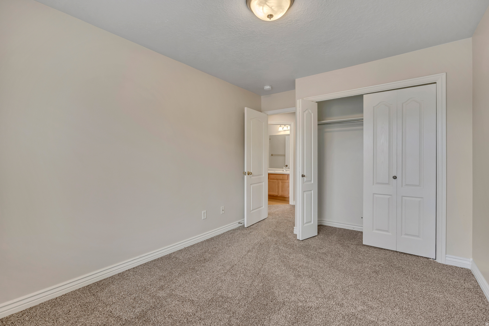 VINTAGE ON THE BLUFFS - Residential