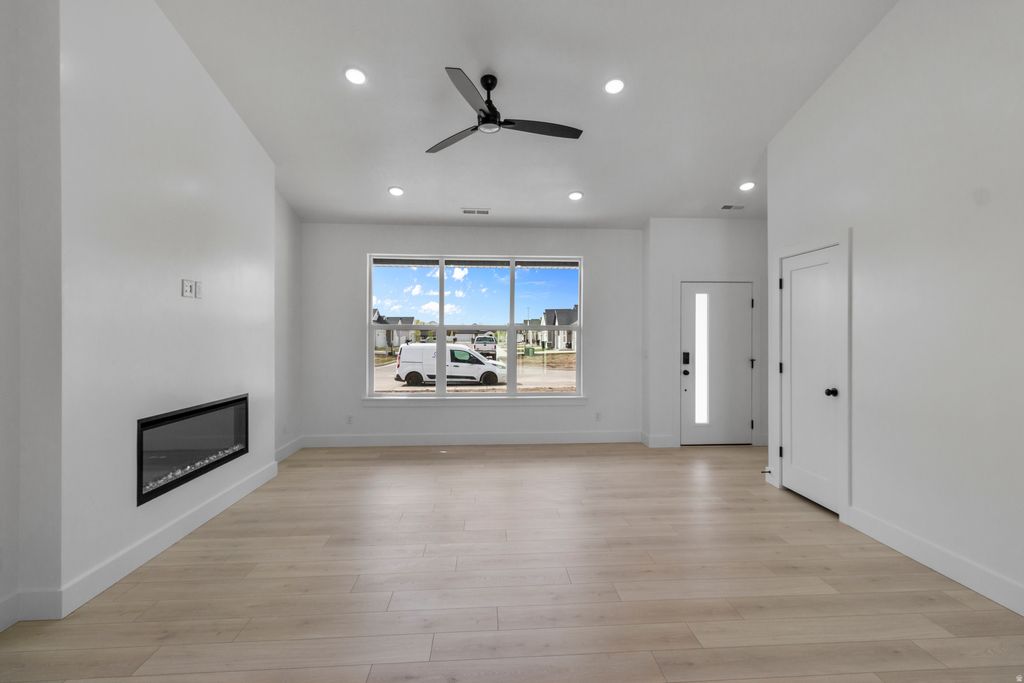 Photo of 634 N 600 W, Smithfield, UT 84335 (MLS # 2159705)