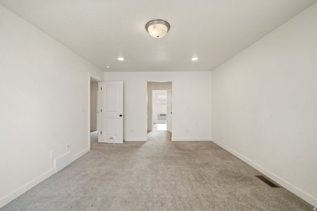 SANDRIDGE VILLAGE TOWNHOMES - Residential