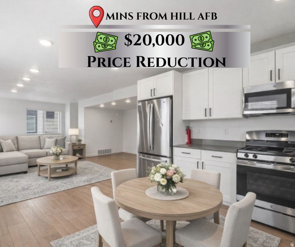 Photo of 70 E WEEKES WAY, Clearfield, UT 84015 (MLS # 2126085)