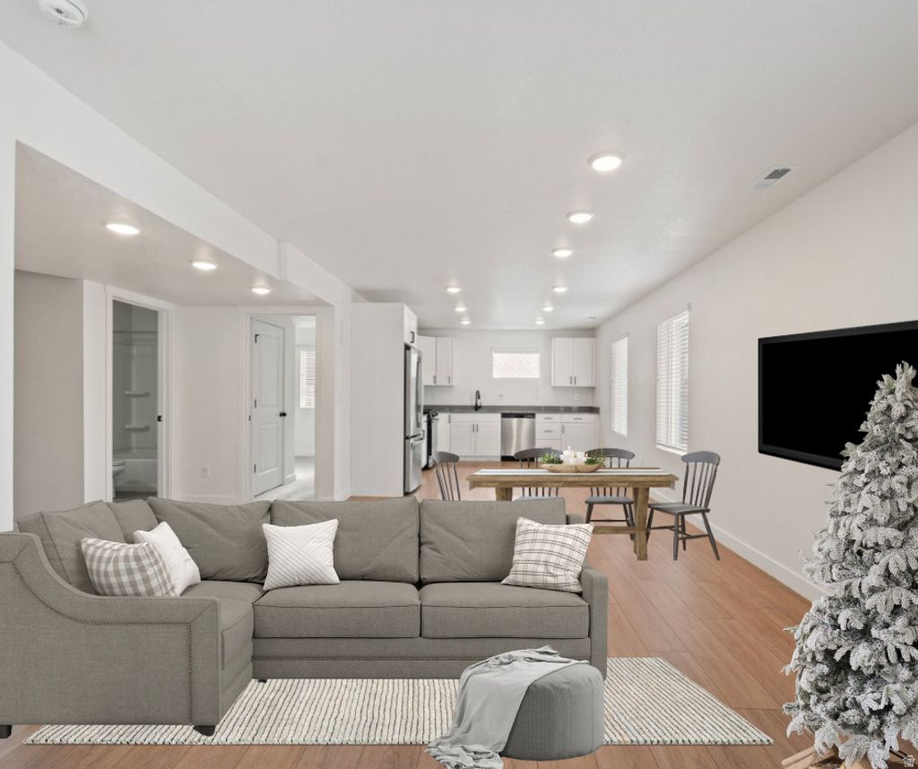 Photo of 70 E WEEKES WAY, Clearfield, UT 84015 (MLS # 2126085)