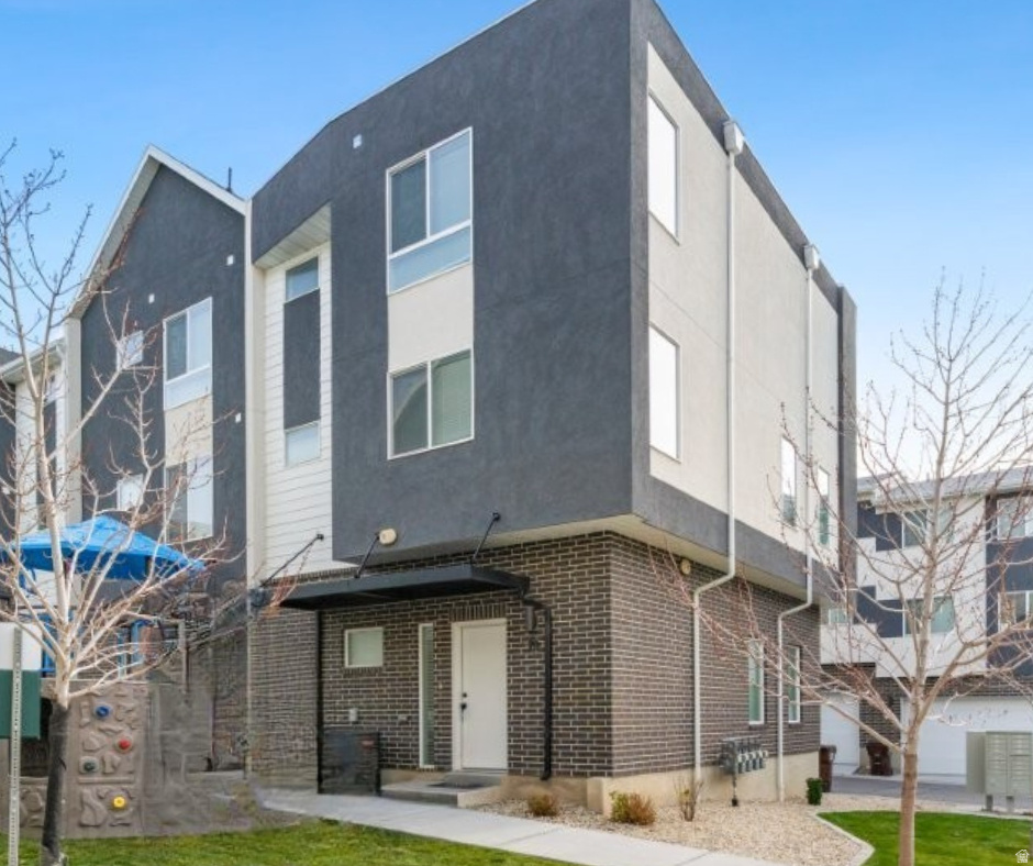 SANDRIDGE VILLAGE TOWNHOMES - Residential