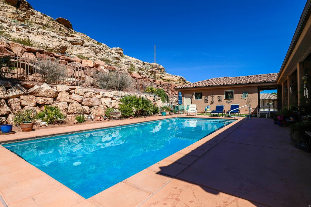 Photo of 2317 E GREYSTONE DR, Saint George, UT 84790 (MLS # 2144043)