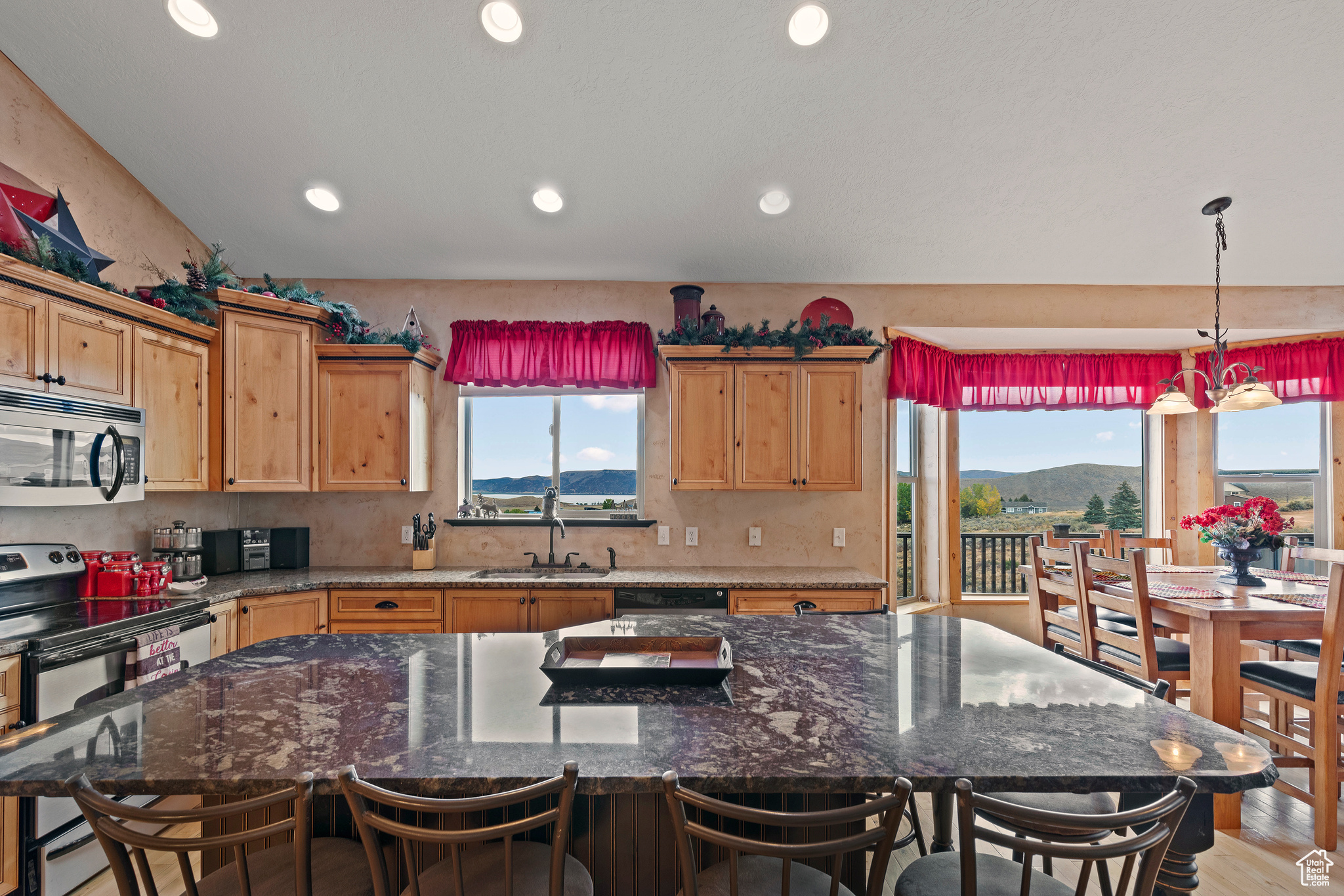 GOLF COURSE SUB 2 LOT 82 - Residential