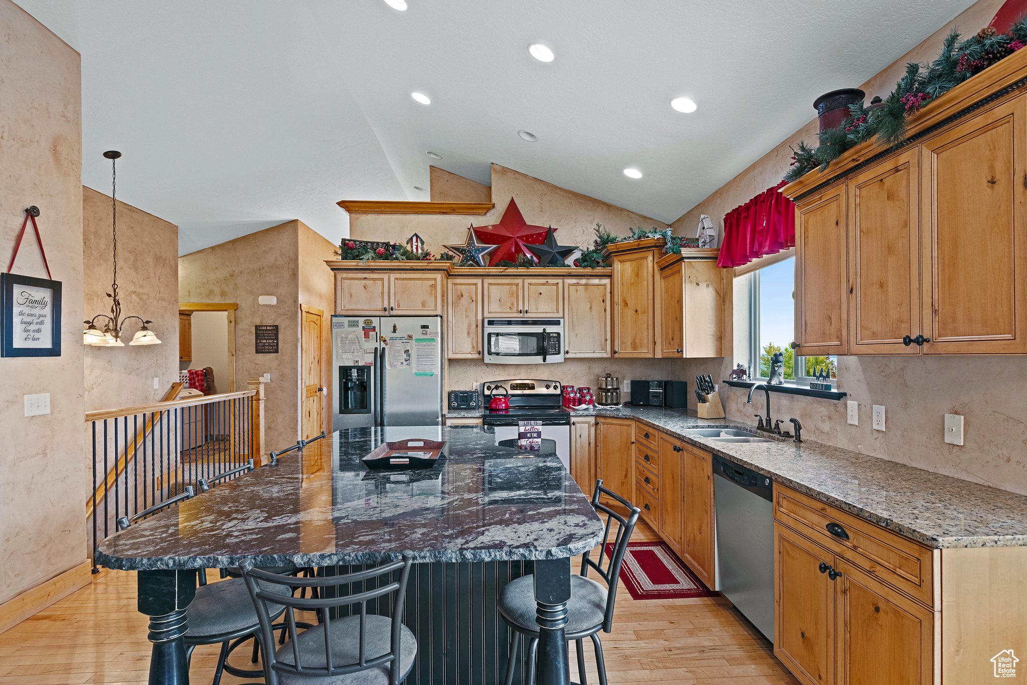 GOLF COURSE SUB 2 LOT 82 - Residential