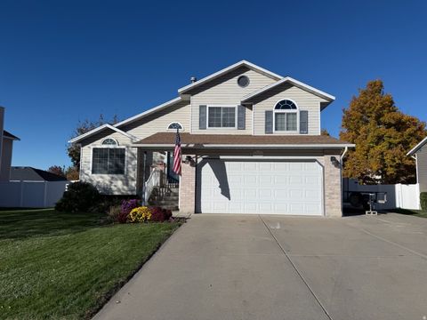 Tiny photo for 2169 N 1965 E, Layton, UT 84040 (MLS # 2120870)