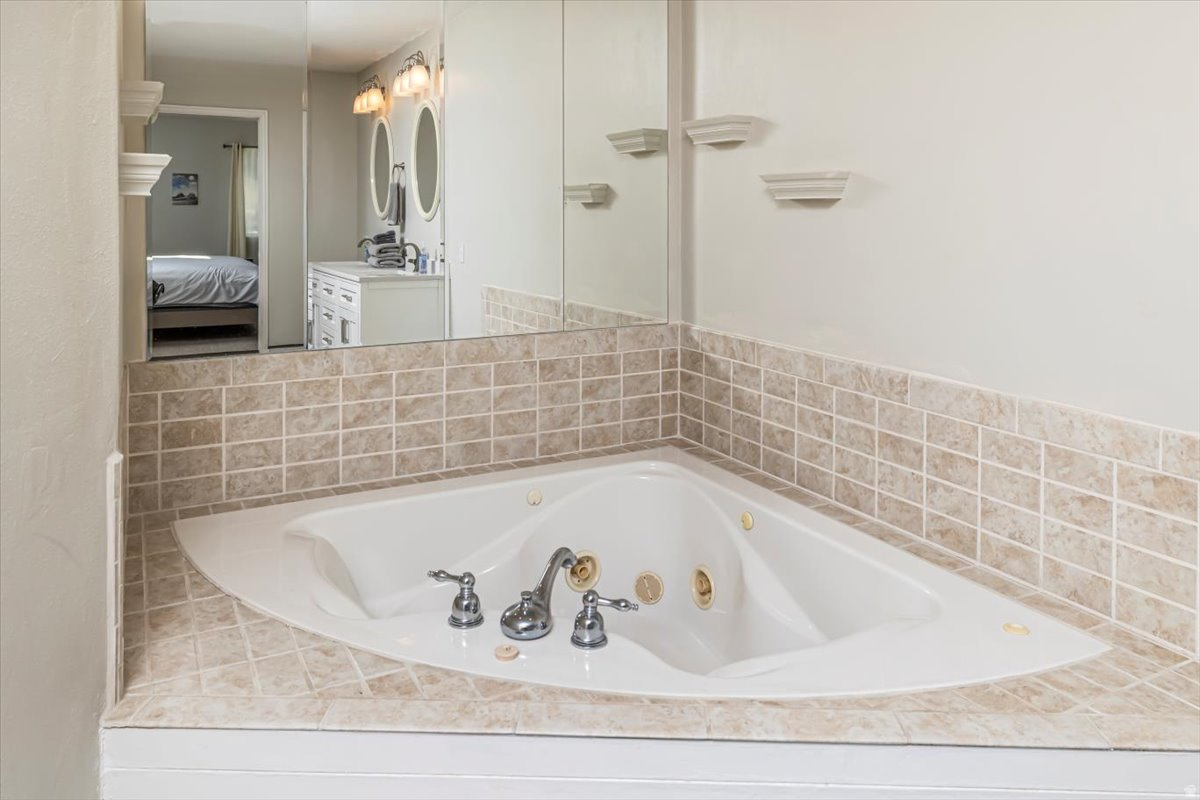 THUNDER CANYON ESTATES - Residential