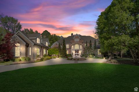 2062 E WALKER LN Holladay UT 84117