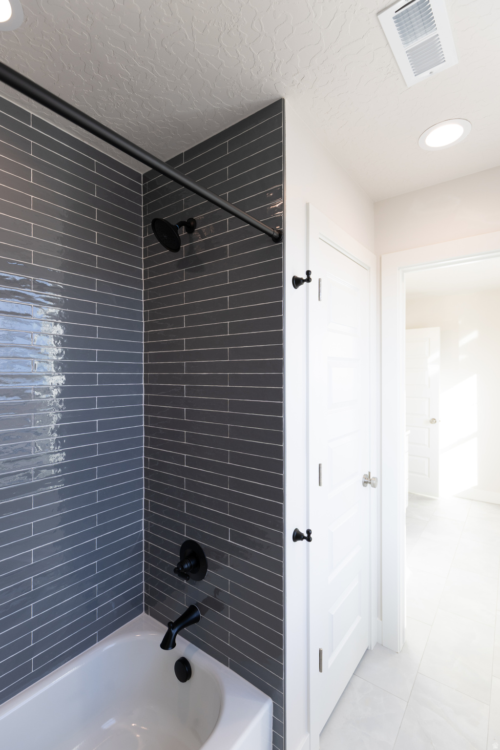 BEACON POINTE - Residential