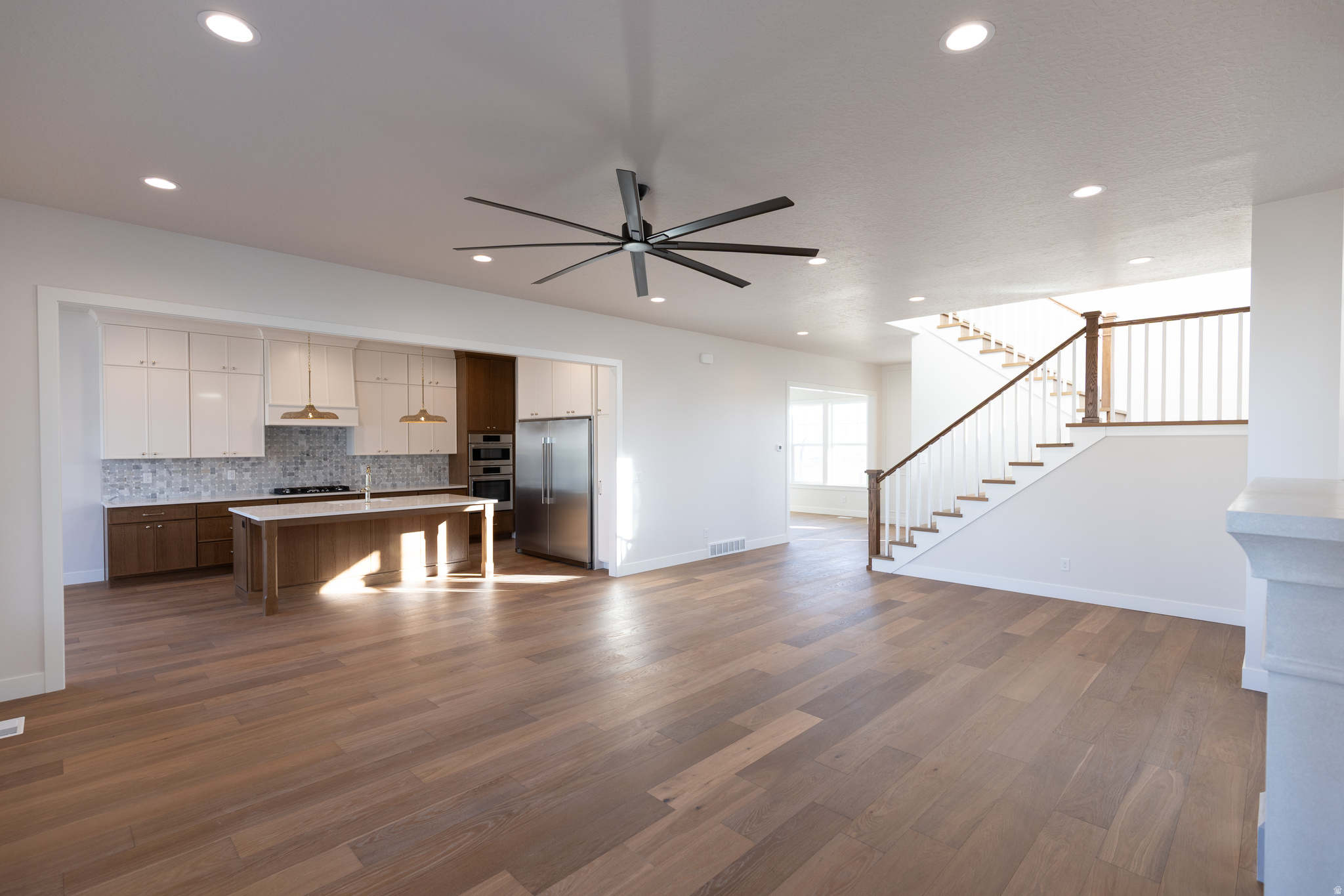 BEACON POINTE - Residential